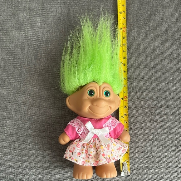 💚 HOST PICK 💚 Vintage Green Haired Troll Doll in Pink Dress - Picture 8 of 10
